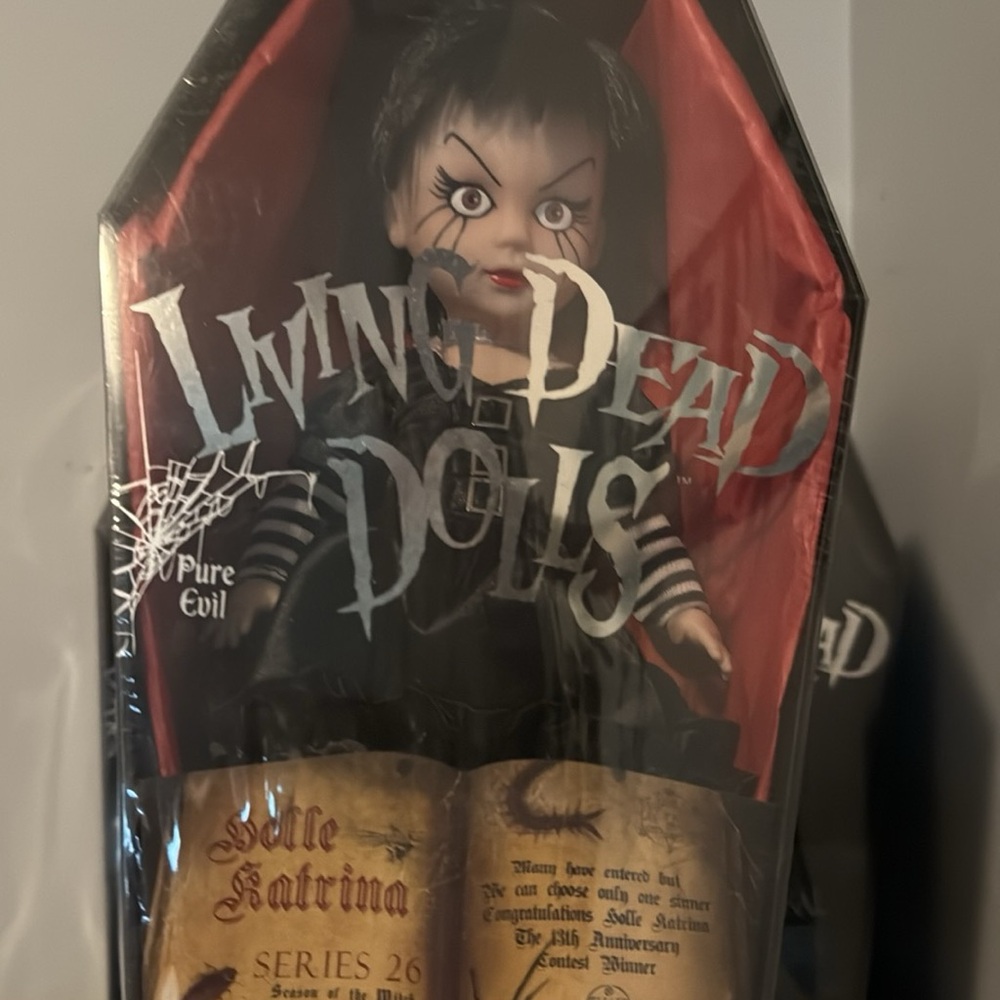 Living Dead Dolls Umbral and Bea Neath and Satrina